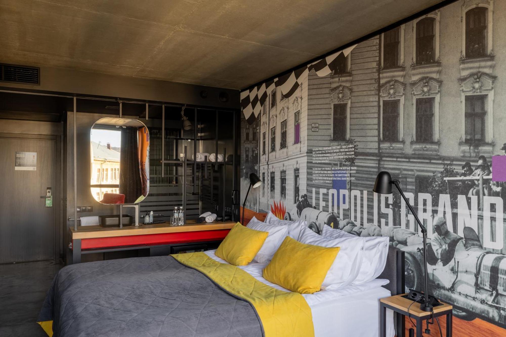 !FEST Hotel Lviv Buitenkant foto