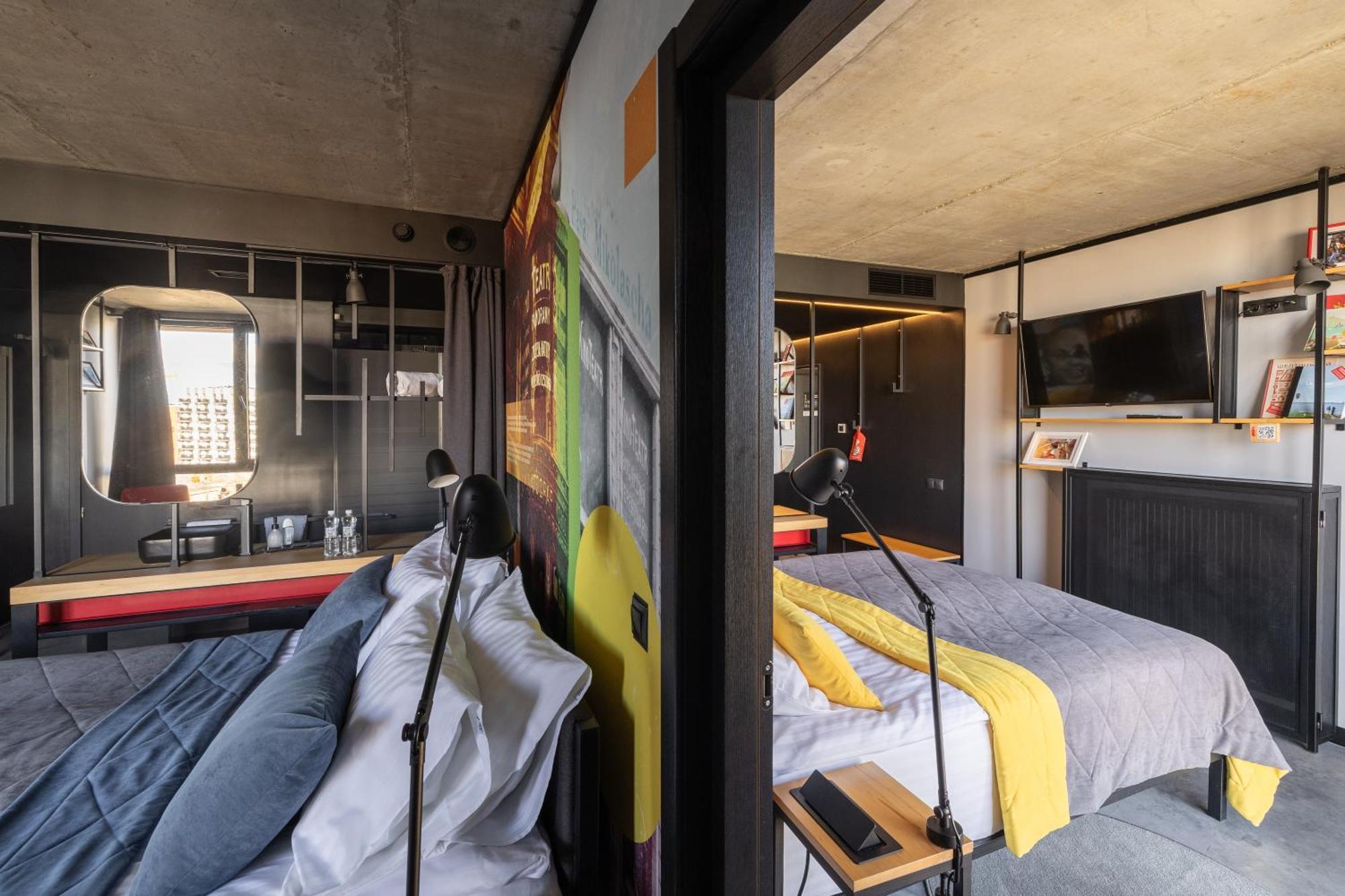!FEST Hotel Lviv Buitenkant foto