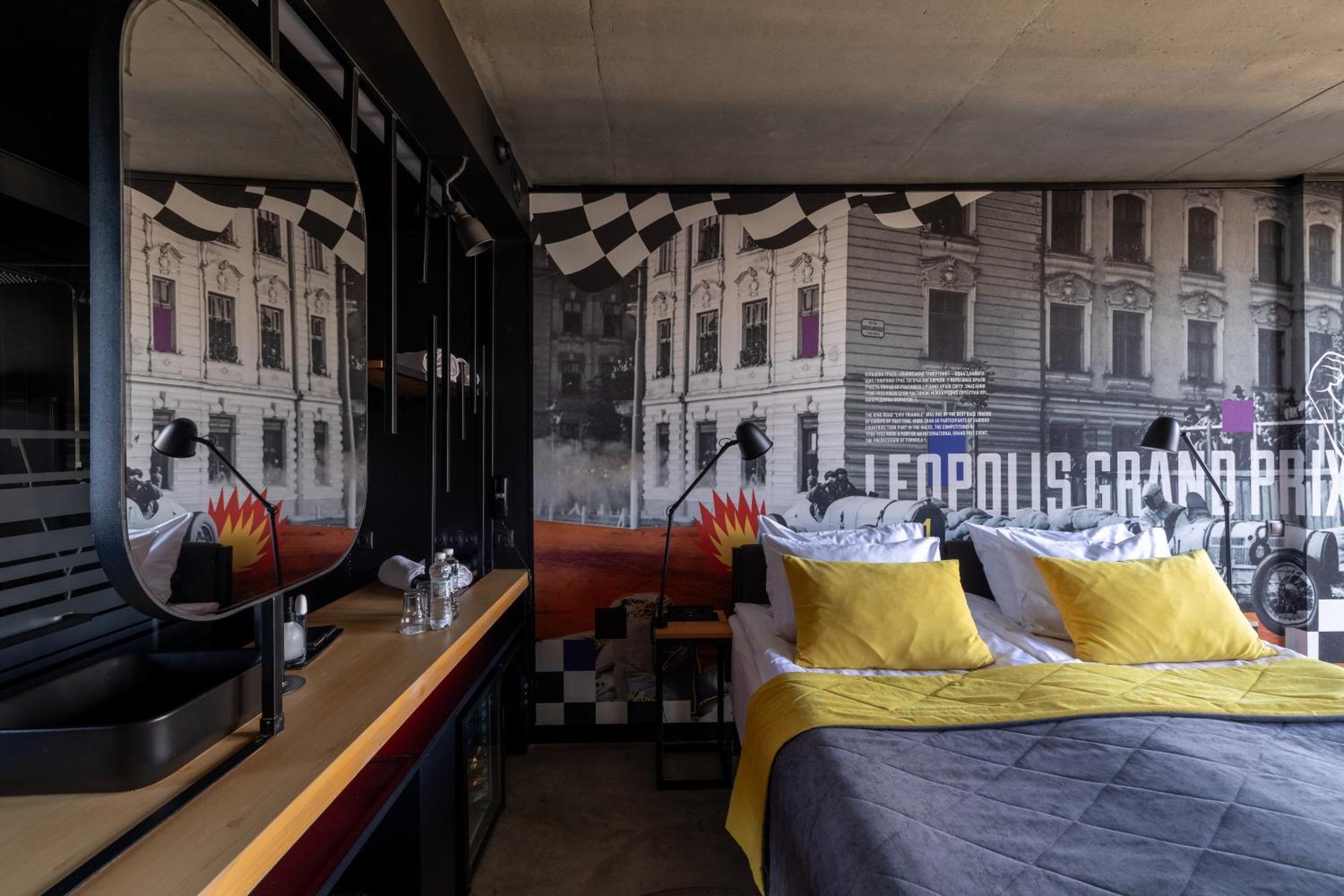 !FEST Hotel Lviv Buitenkant foto